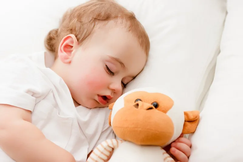 Sueño, alimentación y comportamiento en la primera infancia (0 a 4 años)